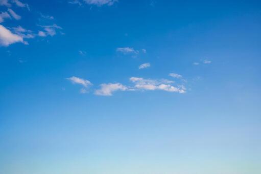 清々しい朝の青空 青空,空,天空の写真素材