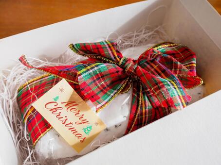 ギフトボックスに入ったシュトーレン 菓子,クリスマス,ドイツの写真素材