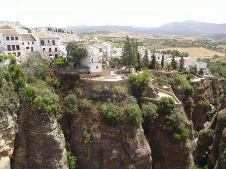 スペイン　ロンダ　崖際の街 スペイン,街並み,崖の写真素材