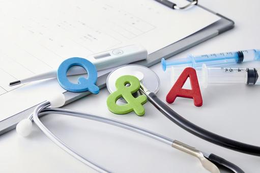 医療イメージ　ドクターに質問 診察,質疑応答,聴診器の写真素材