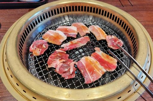 焼肉 焼肉 焼肉,焼き肉,網焼きの写真素材