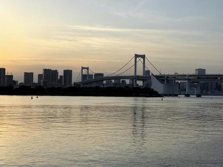 夕暮れのお台場から見た東京の景色 夕暮れのお台場から見た東京の景色 東京,お台場,東京湾の写真素材