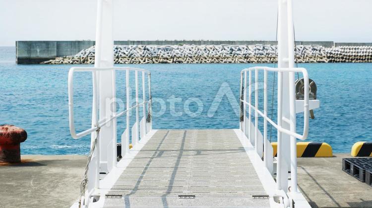 沖縄　波照間島の海、船着場 沖縄,波照間島,きれいの写真素材