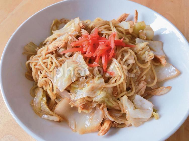 ソース焼きそば ソース焼きそば,キャベツ,豚肉の写真素材