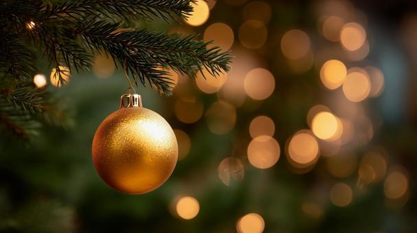ゴールドのクリスマスオーナメント ゴールドのクリスマスオーナメントの写真