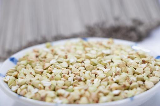 蕎麦の実 蕎麦 乾麺の写真