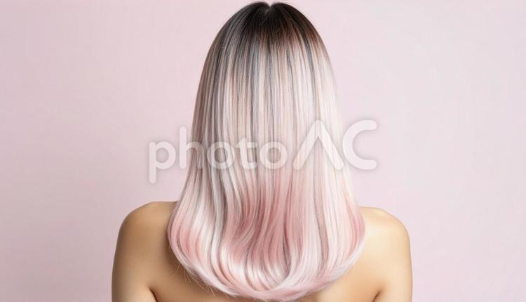 ピンクベージュの美しいストレートヘア ピンクベージュ,部屋から,ヘアスタイルの写真素材