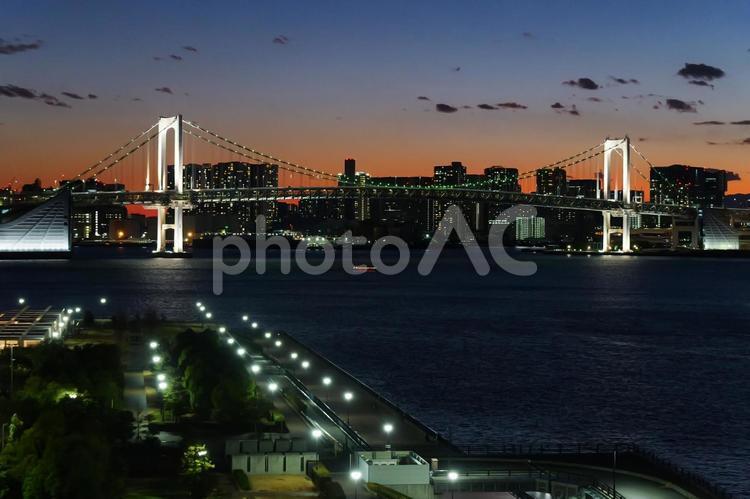 レインボーブリッジ　夜景　ベイエリア レインボーブリッジ,東京,夜景の写真素材