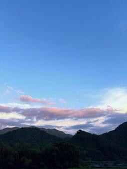 山と夕焼け空 山と夕焼け空 山,空,自然の写真素材