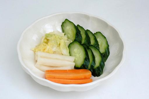 Photo, inuka pickles, pickles, bran, 