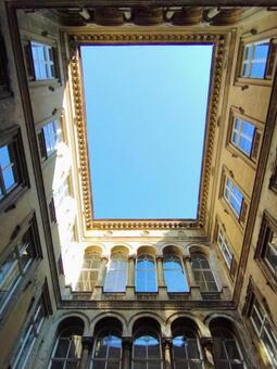 街並み 回廊,空,青の写真素材