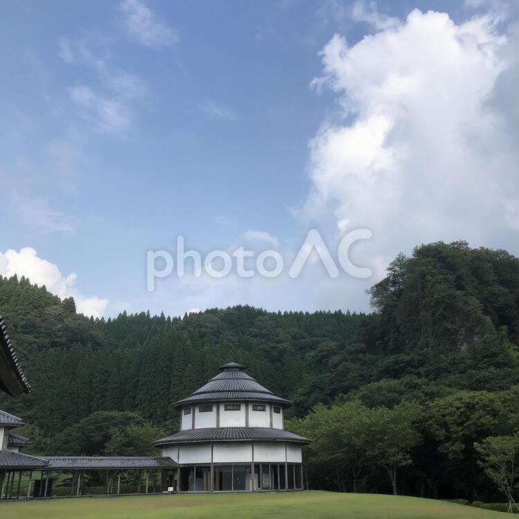 夏の空と建物 何人もありません,建築,旅の写真素材