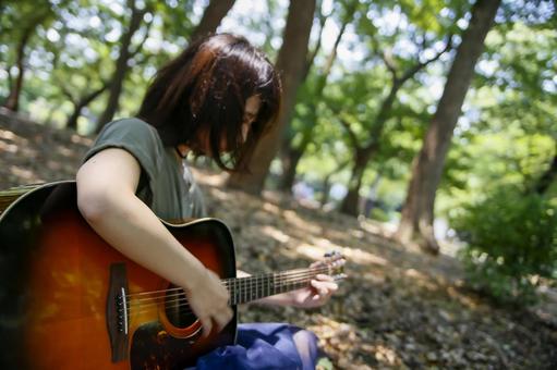 弾き語りの写真素材 写真素材なら 写真ac 無料 フリー ダウンロードok