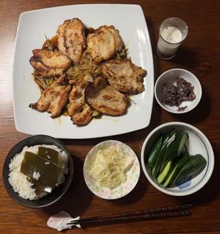 Photo, dinner, government stockpiled rice, scissors, 