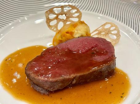 コース料理 牛フィレ肉のグリエ コース料理,牛フィレ肉,グリエの写真素材