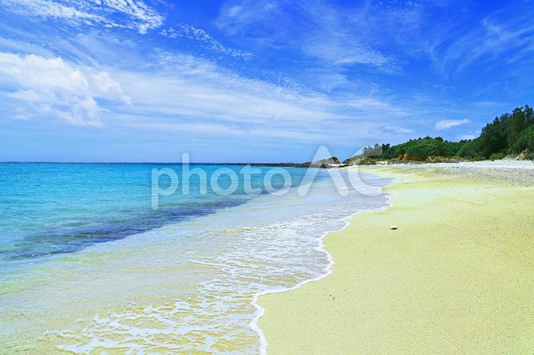 沖縄のきれいな海と空 海,沖縄,ビーチの写真素材