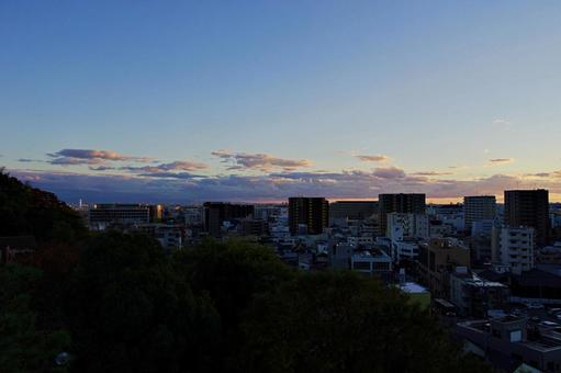 たそがれの池田市 たそがれ,街並み,市街の写真素材