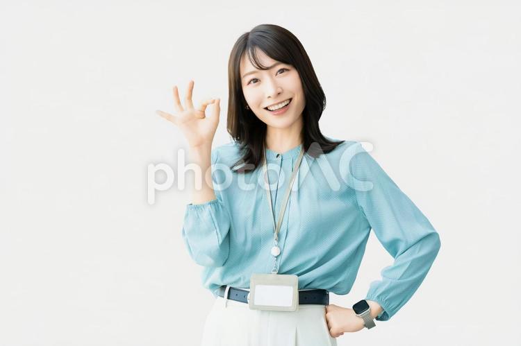 OKポーズをする笑顔のビジネスウーマン 女性,ok,笑顔の写真素材