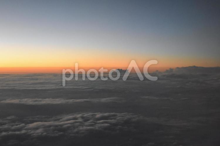 飛行機から撮った雲海 雲,空,自然の写真素材
