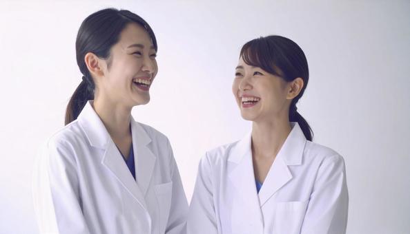 医師 医療者 研修中 働く仲間 同期 医師 医療者 研修中 働く仲間 同期の写真
