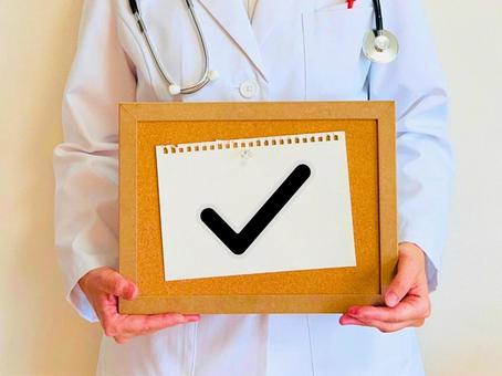 チェックマークと医者 チェック,女医,女性の写真素材