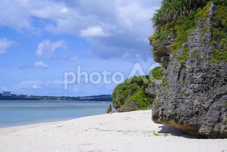 沖縄の美しい海と砂浜の風景 沖縄,ビーチ,海の写真素材