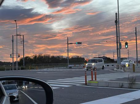 夕焼け 夕焼け 夕暮れ,ドライブ,田舎の写真素材