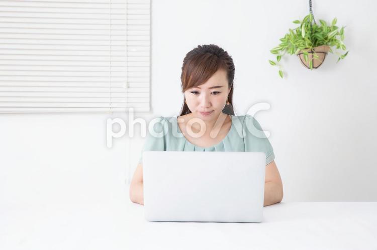 PCを使うビジネスウーマン ol,仕事,ビジネスウーマンの写真素材