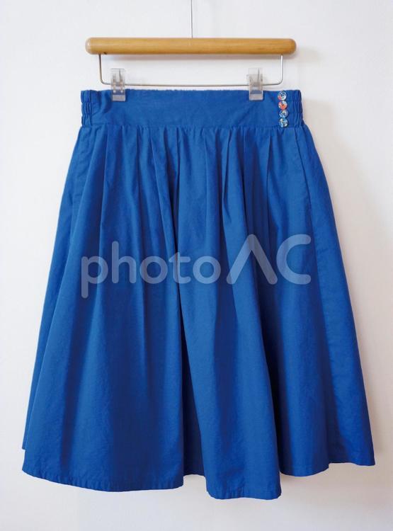 鮮やかな青のスカート おしゃれ,かわいい,はやりの写真素材