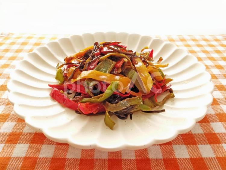 カラーとうがらしの炒め物 カラー,唐辛子,ピーマンの写真素材