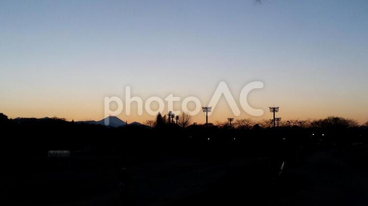 夕暮れ　富士山 日暮れ,空,暁の写真素材