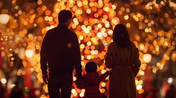 イルミネーション 家族 手を繋ぐ イルミネーション 家族 手を繋ぐの写真