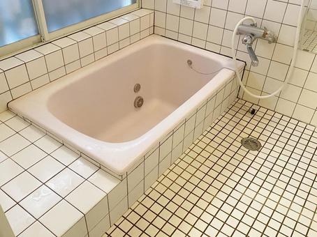 リフォーム前の古い在来浴室 お風呂,在来浴室,浴槽の写真素材