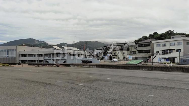 由良海水浴場の民宿と町並み(山形県) 山形県,由良海水浴場,町並みの写真素材