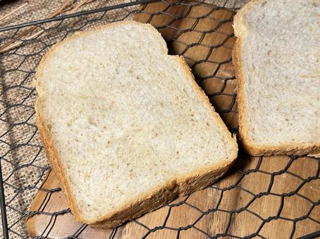 全粒粉入り食パン 全粒粉,食パン,パンの写真素材