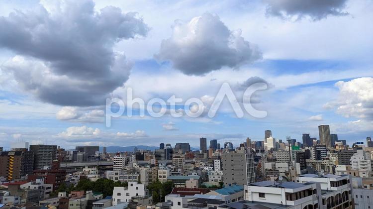 街並み　風景　大きな雲 町,街並み,日本の写真素材