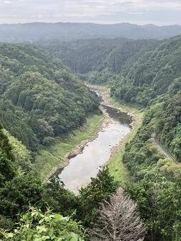 月ヶ瀬梅林から見た干上がった名張川2 月ヶ瀬梅林から見た干上がった名張川2の写真