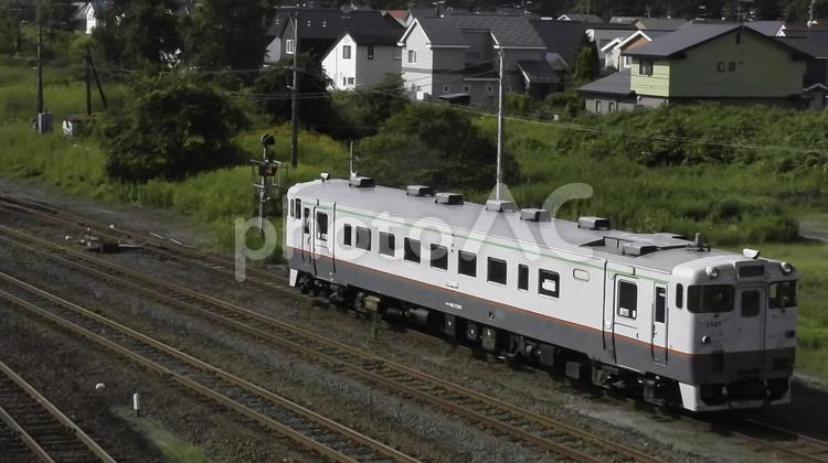 キハ４０－１７４７追分駅４番線入線指示 キハ４０,入れ替え信号機,キハ４０リバイバルカラーの写真素材
