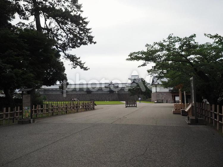 金沢城公園　お城跡の城郭や公園の風景 金沢城,入り口,案内板の写真素材