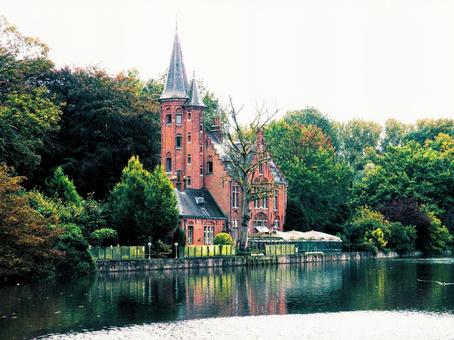 ブルージュ　愛の湖の教会 ブルージュ,ベルギー,教会の写真素材