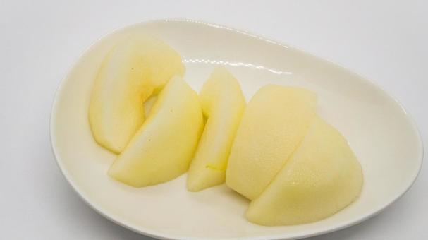 皿に盛られたカット梨 皿に盛られたカット梨 梨,スライス,カットの写真素材