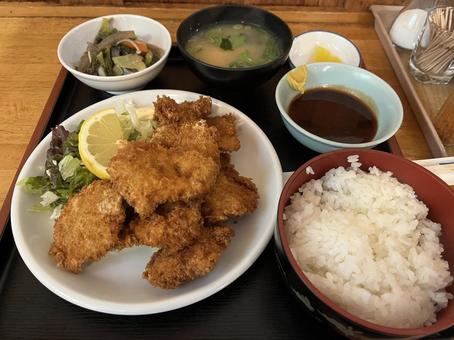 チキンカツ定食 チキンカツ定食の写真