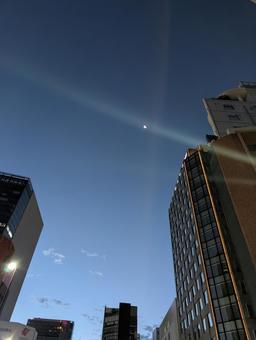 早朝　 早朝,空,ビルの写真素材