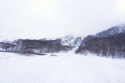 鳥取大山の冬登山26　雪山素材　風景 雪山,登山,危険の写真素材