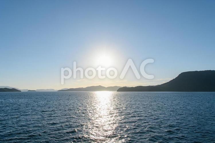 船から見た瀬戸内海 高松港,船,自然の写真素材