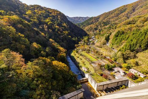 群馬県 四万川ダムの秋景色 群馬県 四万川ダムの秋景色 の写真