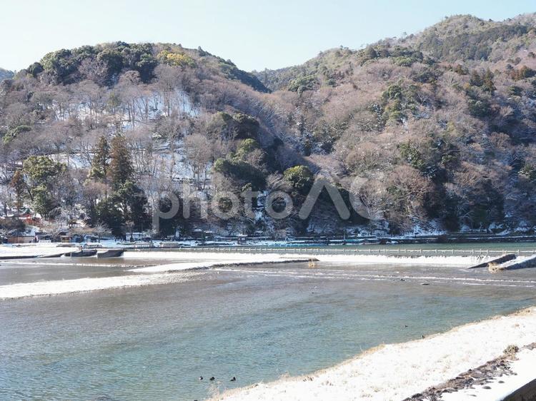 京都嵐山の大堰川（2月） 冬,寒い,枯れ木の写真素材