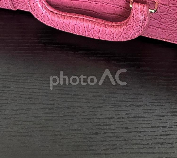 ピンクとブラック ピンク,ブラック,バッグの写真素材