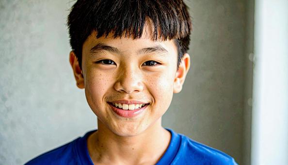 笑顔の男の子の写真