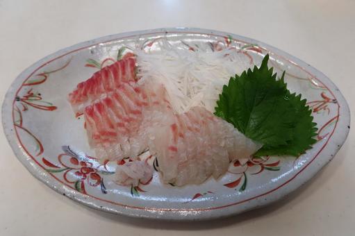 大皿に盛った鯛の刺身 大皿に盛った鯛の刺身 タイ,真鯛,白身の写真素材